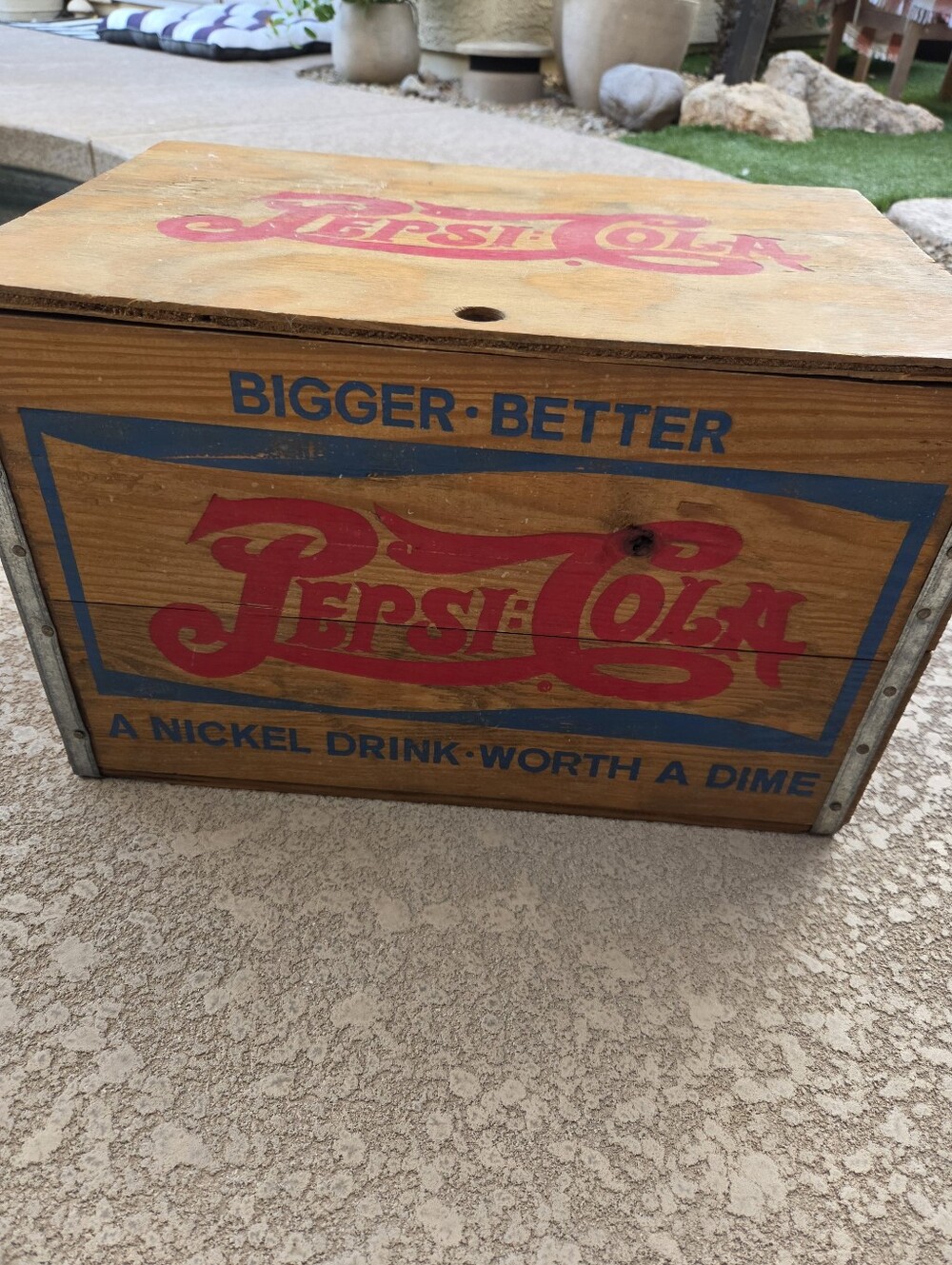 Vintage Pepsi-Cola Wooden Bottle Crate Featuring A Checkerboard Lid